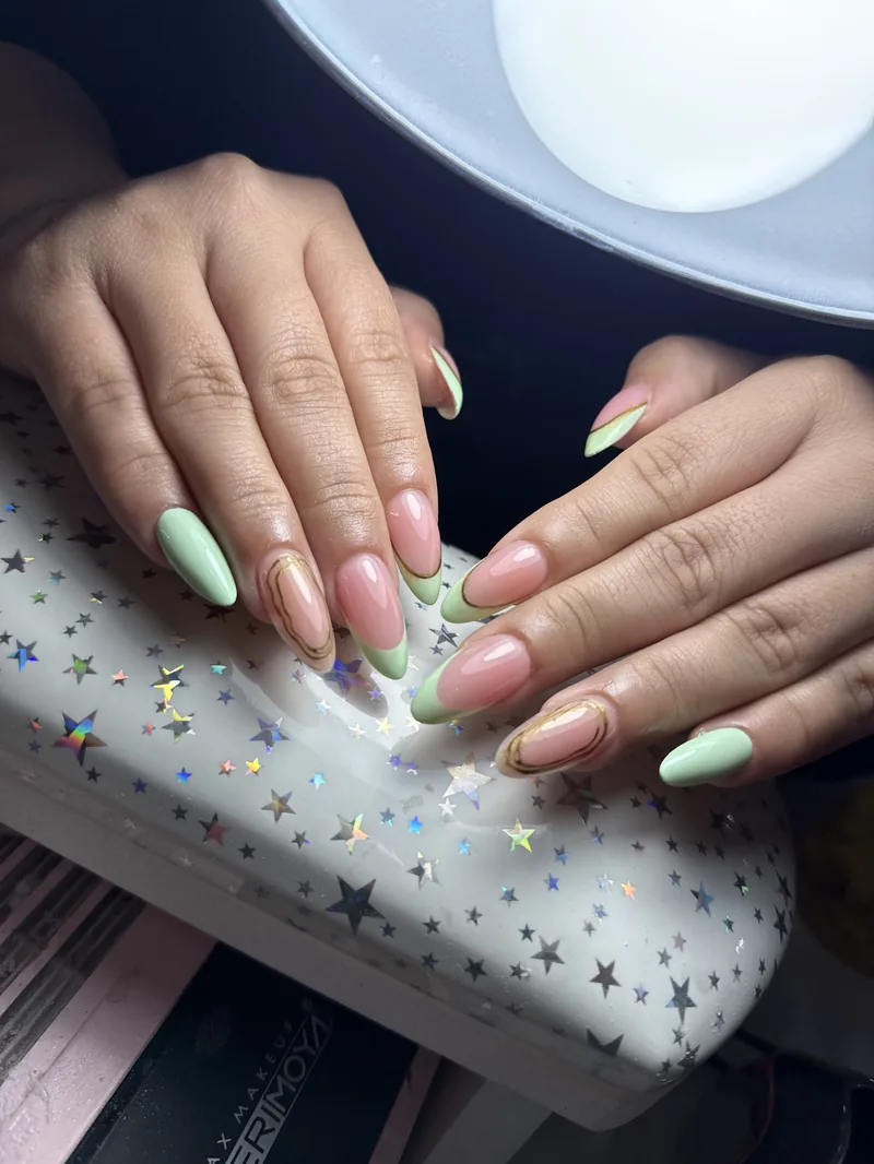 Francesa verde menta con dorado